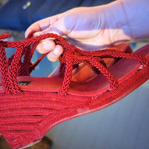 Red Wedges - Picture 6 of 7
